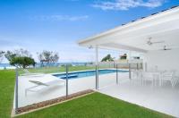 B&B Gold Coast - Sentosa on Tugun - Beachfront 5 Bedroom - Bed and Breakfast Gold Coast