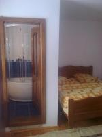 Dreibettzimmer mit eigenem Bad