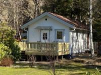 Stuga i naturskönt område på västra Tjörn - Chambres d'hôtes Säby