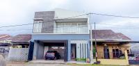 Villa Mangli Monochrome Syariah by eComerceloka - Ferienwohnung
