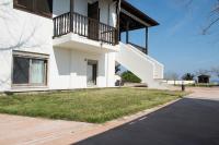 Arelia Beachfront Sea View Apartment - B&B Pefkochóri