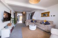 Central Penzance, Modern stylish home, Near Seafront with Gated parking - Chambres d’hôtes Penzance