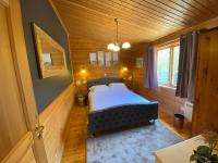 Owlet Lodge at Owlet Hideaway - with Hot Tub, Near York - B&B Seaton Ross