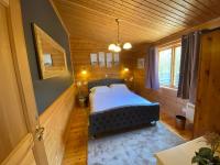 B&B Seaton Ross - Owlet Lodge at Owlet Hideaway - with Hot Tub, Near York - Bed and Breakfast Seaton Ross