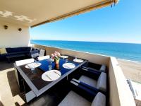 Front Row Penthouse Apartment on Carvajal Beach - B&B Fuengirola