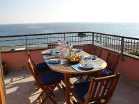 Arveja Sea Breeze House by the beach best sea view - Chambres d'hôtes Monterosso al Mare