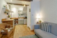 B&B Malmesbury - The Shoe Box cottage with allocated parking - Bed and Breakfast Malmesbury