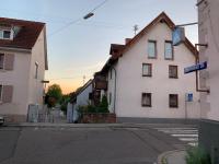 Einzigartiges Apartment in toller Altstadt by Rabe - Smart-TV, Netflix, Innenhof - Chambres d'hôtes Karlsruhe