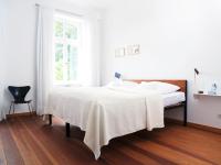 Superior One-Bedroom Apartment