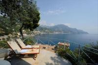 B&B Amalfi - Villa Oliver - Breathtaking small Pool 14 sqm Hydromassage on the Rock - Amalfi Coast - Bed and Breakfast Amalfi