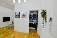 B&B Reading - Cosy Central Self Contained Flat by CozyNest - Bed and Breakfast Reading