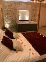 Suite de caractère avec Jacuzzi - B&B Milhaud