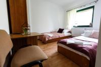 Zweibettzimmer mit eigenem Bad