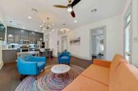 Historic home with heated Mini Pool walking distance to downtown San Antonio! - B&B San Antonio