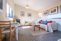 Hazards Escape - the Top Shack & the Short Stack - B&B Coles Bay