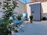 Corner House, Sleeps 8 in 4 Bedrooms, near train station, Great Value! - B&B Manchester