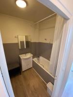 Chambre DELUXE (Jupiter) calme-Gare & Hyper centre - B&B