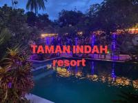 TAMAN INDAH RESORT - Bed and Breakfast Tamanredjo