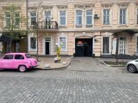 NEW! Luxury apartment in the CENTER of ODESSA overlooking Deribasovskaya str. LOW PRICE! - Chambres d'hôtes Odessa