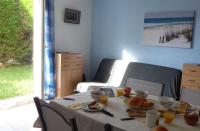 Erdeven - Petite maison de vacances près de la plage de Kerhilio - B&B Erdeven