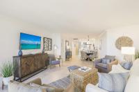 Renovated Throughout Beachfront at It's Finest - Ferienwohnung Marco Island