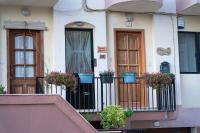 Sea-View 3 bedroom Apartment - Sleeps 8 - B&B