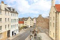 JOIVY Contemporary Royal Mile Apartment with Balcony - Ferienwohnung