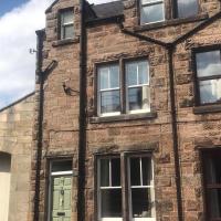 Woolly Hill House - Beautiful Townhouse in the Heart of Wooler - Chambres d'hôtes Wooler