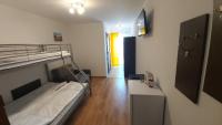Vierbettzimmer mit Bad