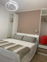 Camera Matrimoniale con Vista Giardino