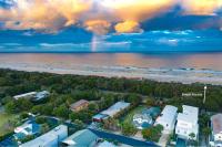 B&B Casuarina - Beachfront on Collins @Casuarina Beach 1Beachfront - Bed and Breakfast Casuarina