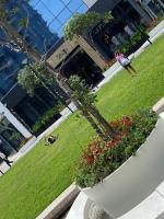 Umhlanga Arch 10th Floor- Sea Views! - Bed and Breakfast Durban