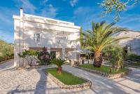 Villa Bella with pool - B&B