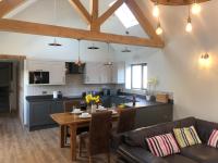 Newly Converted Luxury Barn With Private Hot Tub - B&B Bodfari