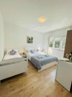 Deluxe Double Room (2 Adults + 1 Child)