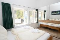 Apartment with Mountain View