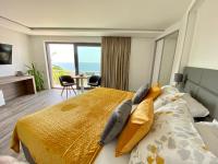 Studio Apartment with Balcony and Sea View