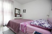 Apartamento de 1 dormitorio con balcón