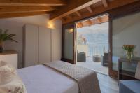 Dream Lake Apartments Lake View - private beach by Rent All Como - B&B Lezzeno