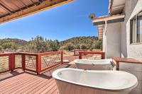 B&B Sedona - Stunning West Sedona Retreat Deck and Soaking Tubs! - Bed and Breakfast Sedona