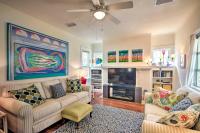 Colorful Pensacola Oasis 1 Block to Bayview Park! - B&B Pensacola