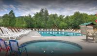 Beehive Treehouse, Hot Tub, WIFI, Barnwood Builders Homemade History episode!!! - Chambres d'hôtes Sevierville