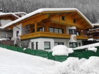 Appartementhaus Zillertal by PiaundDirk - B&B Finkenberg