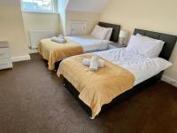 B&B Norwich - St Margarets House - Modern - 3 Bed Townhouse - Parking - Marvello Properties - Bed and Breakfast Norwich