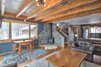 B&B East Burke - Ski-InandOut Burke Mtn Condo with Amenity Access! - Bed and Breakfast East Burke