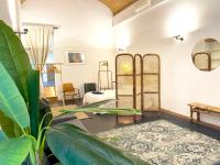 The Jungle Apartment - Ferienwohnung Parma