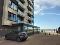 Koksijde Zeedijk La Digue 102 appartement met garage - lateraal zeezicht - Chambres d’hôtes