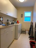 This Homestay Oasis Is The Cape's Best Place To Stay - B&B Cape Coral