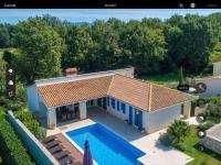 Villa Blanca with a heated private pool - B&B Ružići