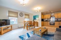 B&B Canterbury - The Augustine - Modern two Bed Ground floor apartment with parking - Bed and Breakfast Canterbury